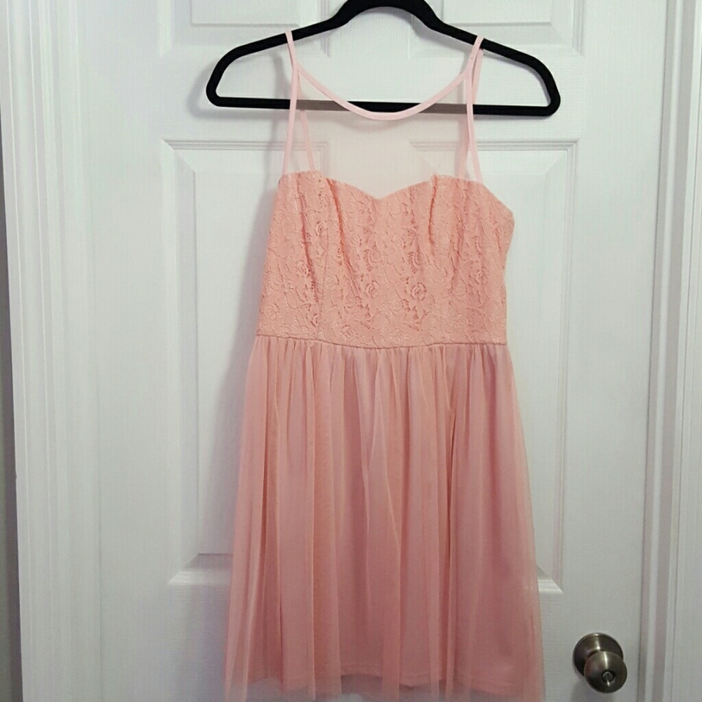 ⬇️Bush/pink lace dress